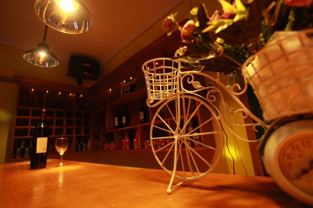 Halong Party Hostel Hạ Long Extérieur photo
