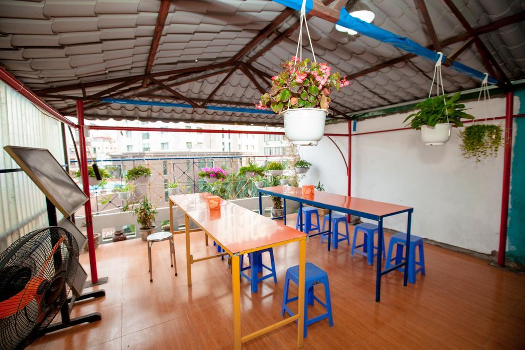 Halong Party Hostel Hạ Long Extérieur photo